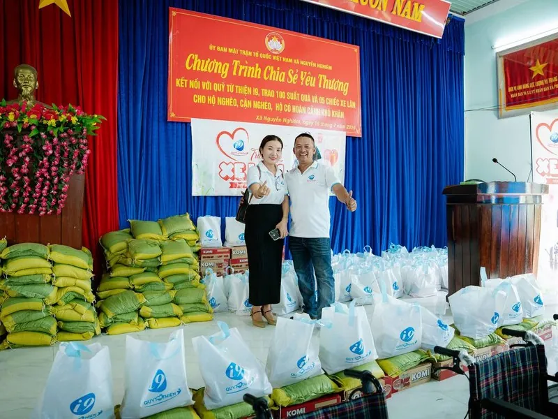 Hình ảnh tượng trưng cho tầm nhìn phát triển cộng đồng giải trí trực tuyến và đổi mới