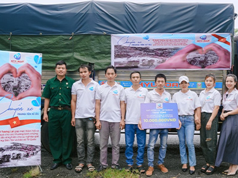 Minh họa gửi tin nhắn